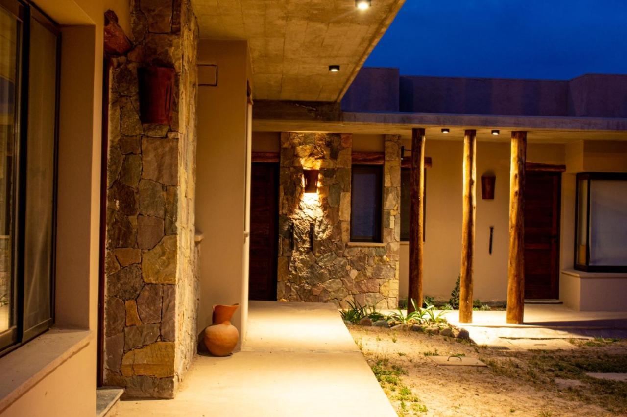 Hotel Tulmas ティルカラ エクステリア 写真