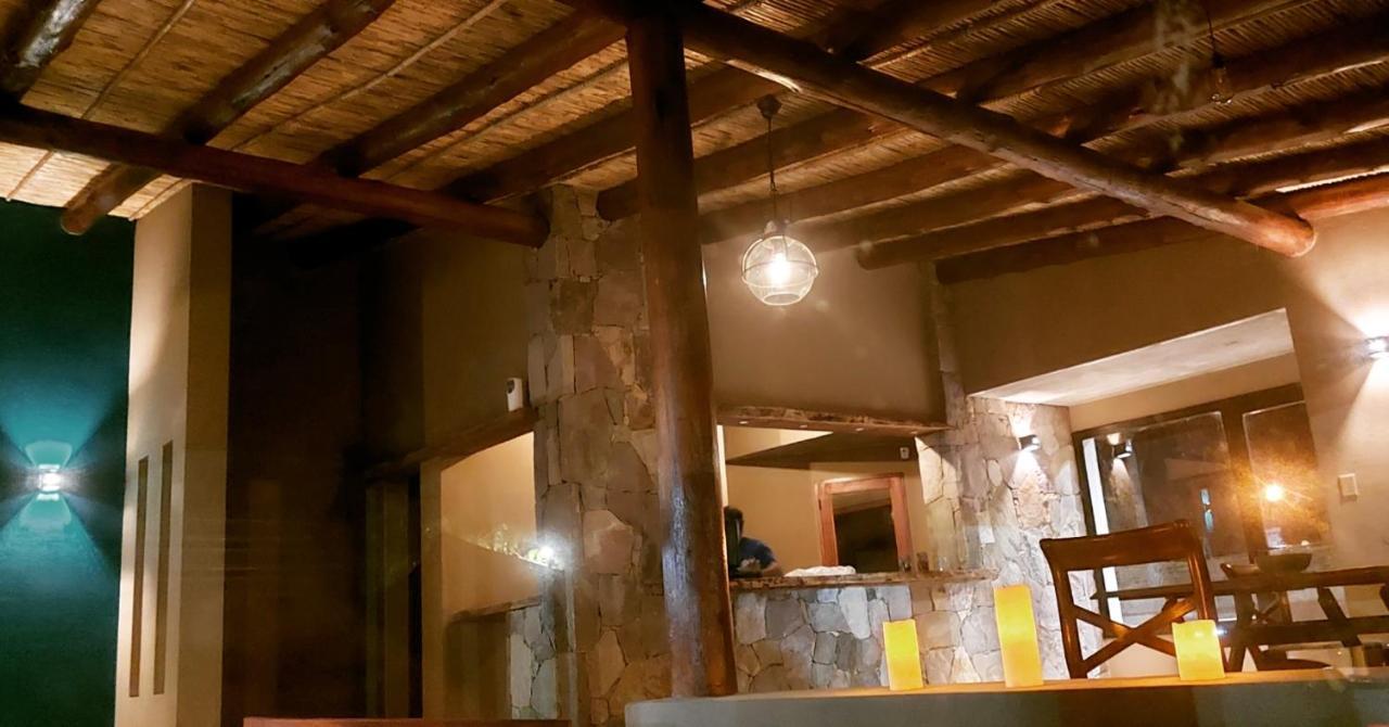 Hotel Tulmas ティルカラ エクステリア 写真